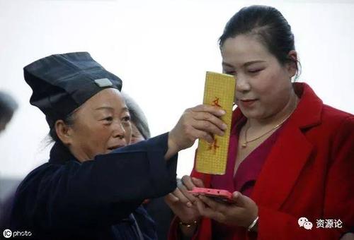 民间神婆算命骗局揭秘(神婆算命的真实案例)